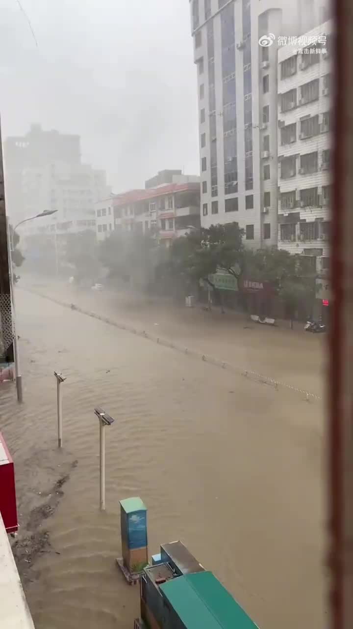 福建台风最新视频，直击台风影响下的福建景象